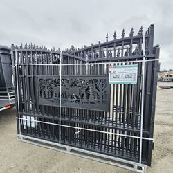 NEW DRIVEWAY GATE HEAVY DUTY 20'X7'IDEAL FOR NEW HOUSE,FARM,RANCH,GALVANIZED POWDER COATING,DEER MOTIF STYLE,IF SOMEBODY INTERESTED PLEASE TEXT ME ANY