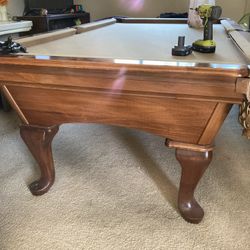 Nice Pool Table 8 Foot Billiard Tables