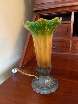 Vintage Andrea by Sadek Tiffany-style Flower Lamp