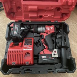 Milwaukee Fuel 1/2” Hammer Drill/Driver Kit