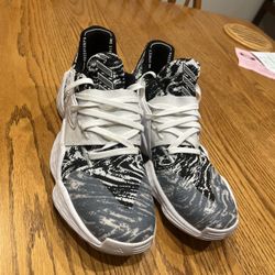 Adidas Harden Vol. 4 “cookies and cream”