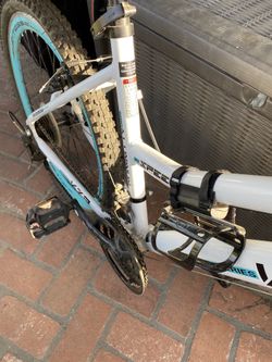 Kent KZR Women s Mountain bike White Teal for Sale in Irwindale