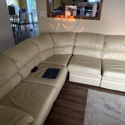 Luxury Wrap Around Couch With Two End Recliners