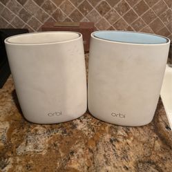 Orbi RBR50 Mesh WiFi Router With 1 Satellite