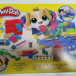 Play-Doh 'Care n Carry Vet' Playset