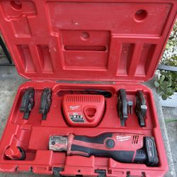 Milwaukee M12 Pro Press 1/2”-1 1/4”  Copper 