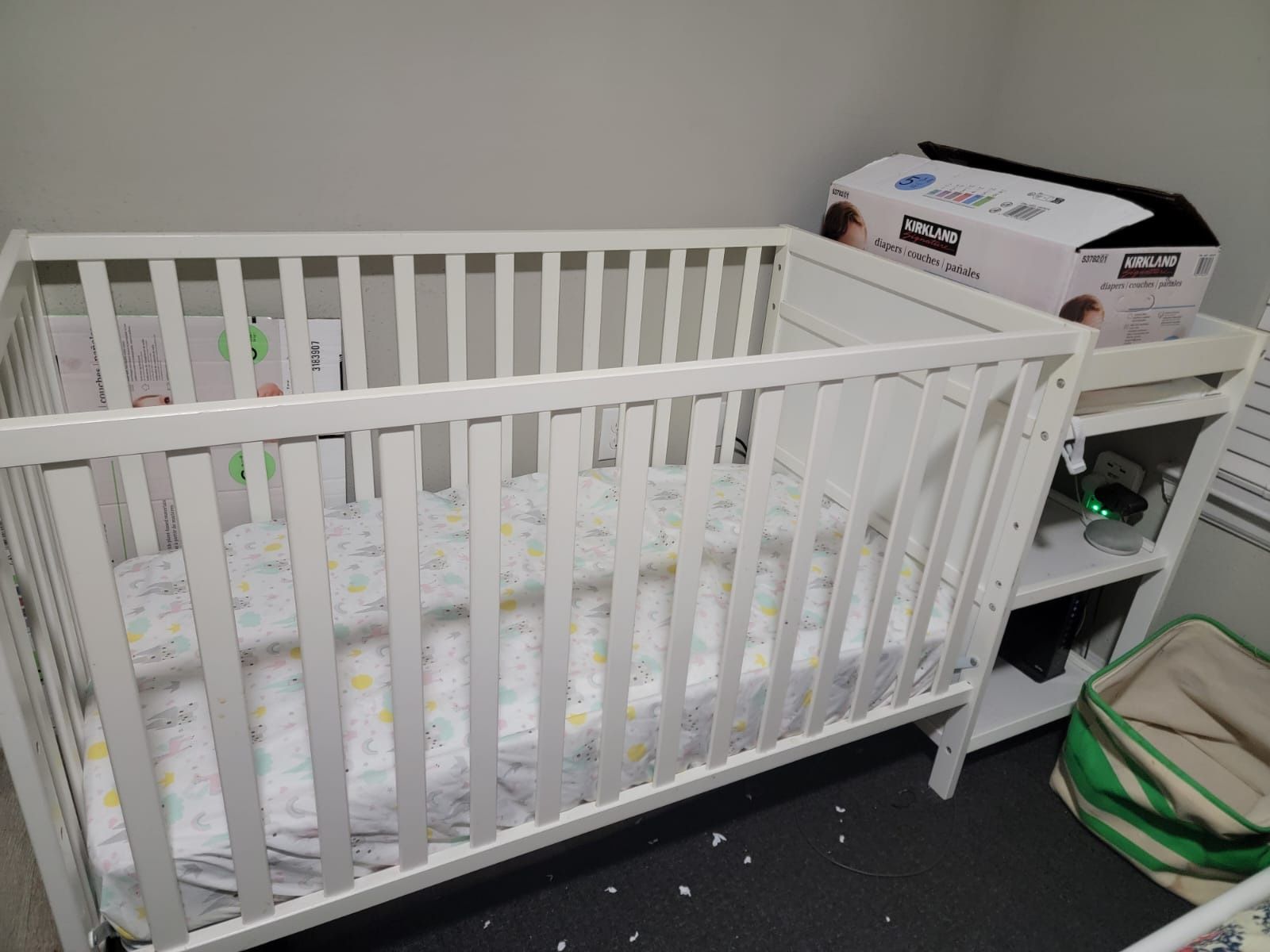 Crib With Changing Station 