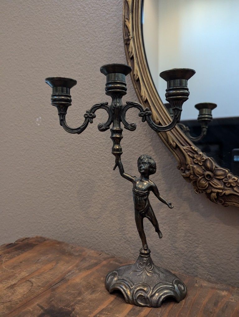 VINTAGE FRENCH CHATEAU STYLE ANTIQUE CANDELABRA W/ 3 HOLDERS.