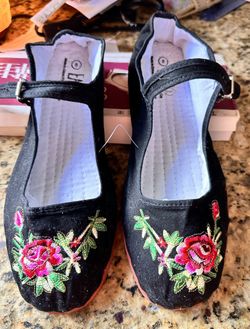 Chinese Women Shoes