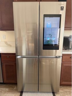 Samsung Family Hub Refrigerator