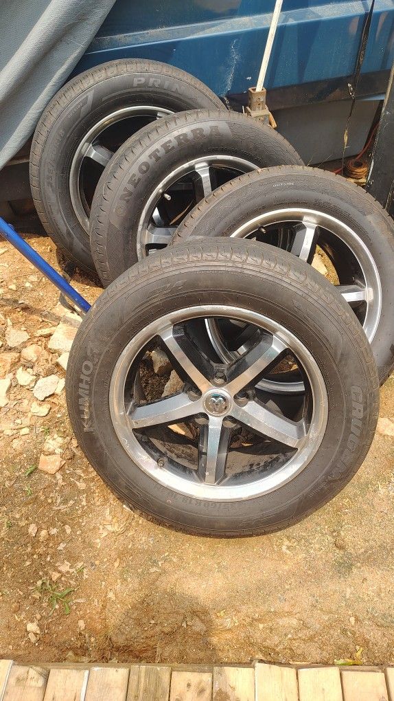 235/60R18. 107H XL 5lugg Rims Whith 4 Matching Kumho Tires Like New Fully Balanced And Rotated Guaranteed $200 DEAL