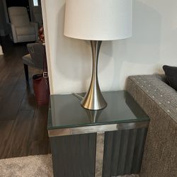 Set Of 2 End Tables 