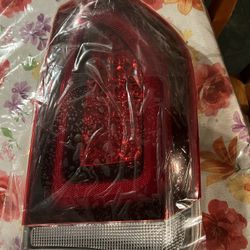 Right Passenger Side Tail Light Assembly Black Bezel Compatible with 2015-2022 Chrysler 300 