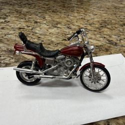 Maisto 1/18 Harley-Davidson Dark Red