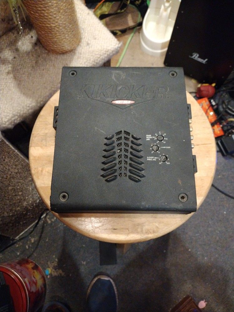 Kicker 300 Watt Amp