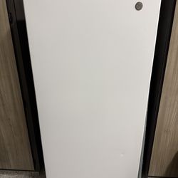 14.2 cu Ft Upright freezer 