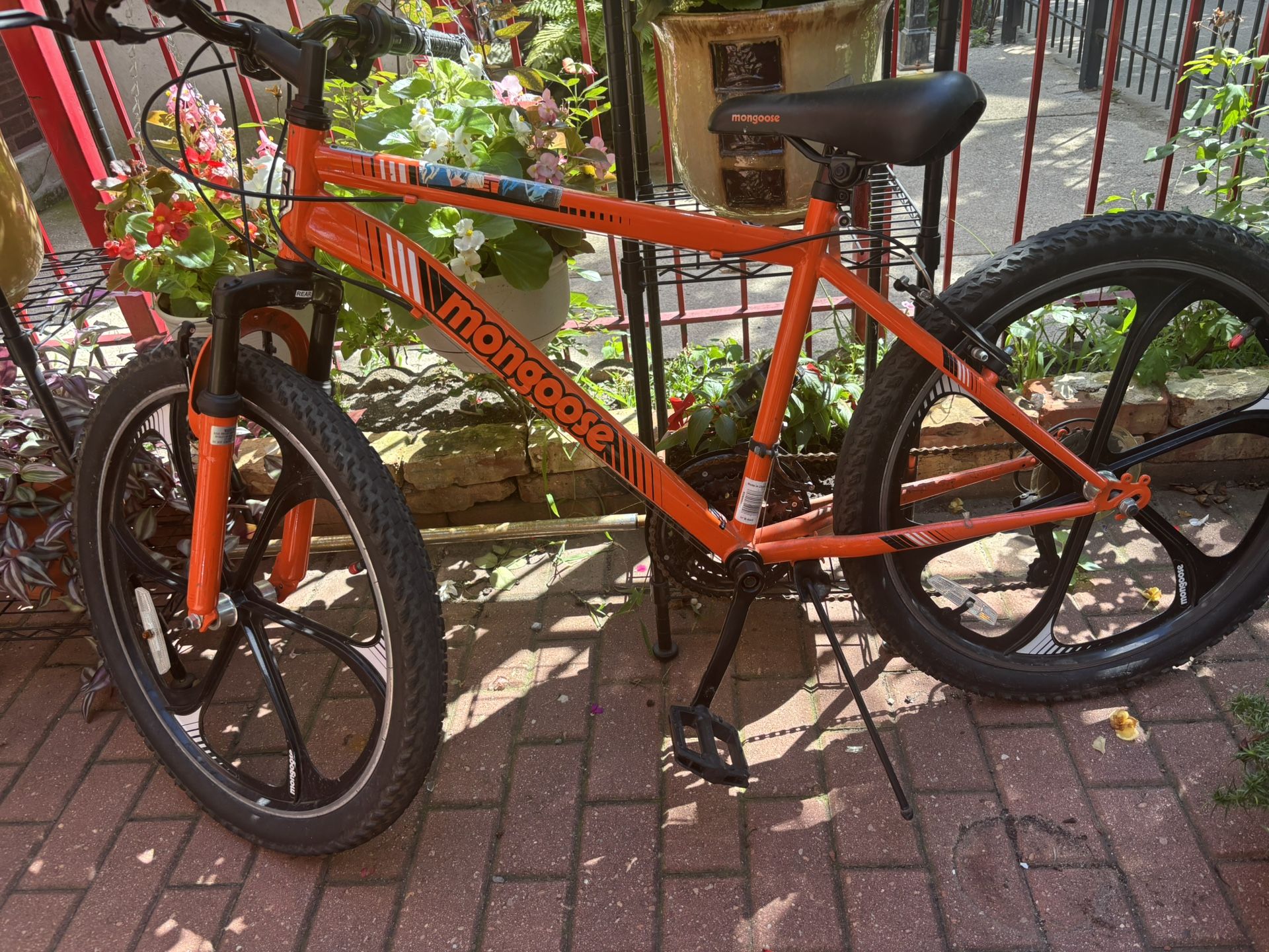 Mongoose Alert Mag Wheel Bike