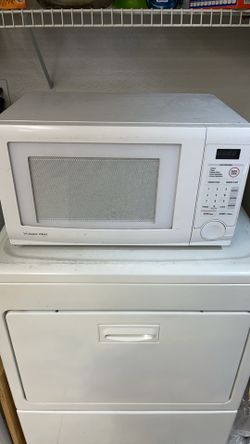 Compact Microwave Oven Small Countertop Microwave for Kitchen Dorm Apartment One Touch Cooking