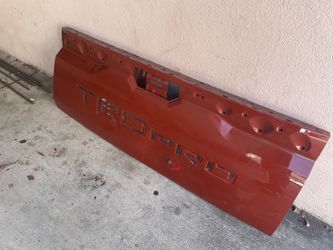 2025 Toyota tundra tailgate used Oem
