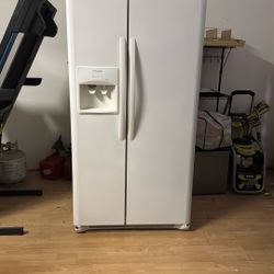 Frigidaire Side By Side Fridge