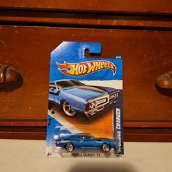 2011 Hot Wheels 1971 Dodge Charger 
