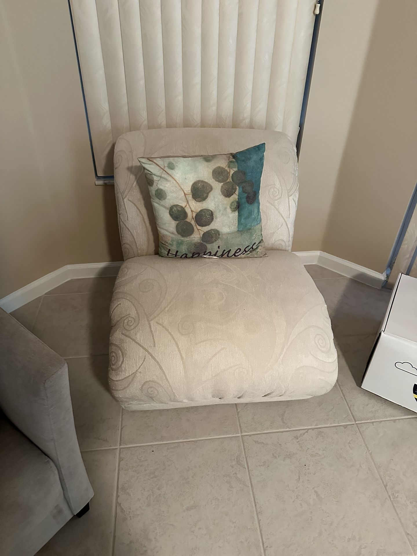 Decorative White Couch Type Chair