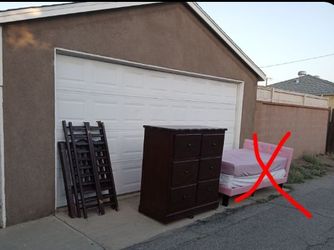 Good Free Furniture in the ALLEY!
