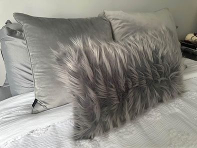 FAUX FUR THROW PILLOW