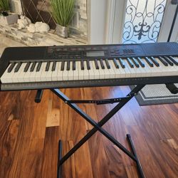 Electronic Keyboard With Stand. 
