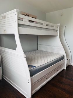 Bunk bed