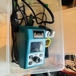 Brand New Yihua 982 Soldering Station with tips & handles