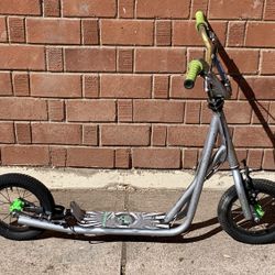 Mongoose Scooter Expo Kick BMX Green & Grey