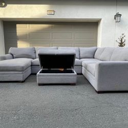 Light Grey Thomasville Sectional Couch – in Excellent Condition! 🌟  Comes with a free matching ottoman opens up for storage.  Retail p
