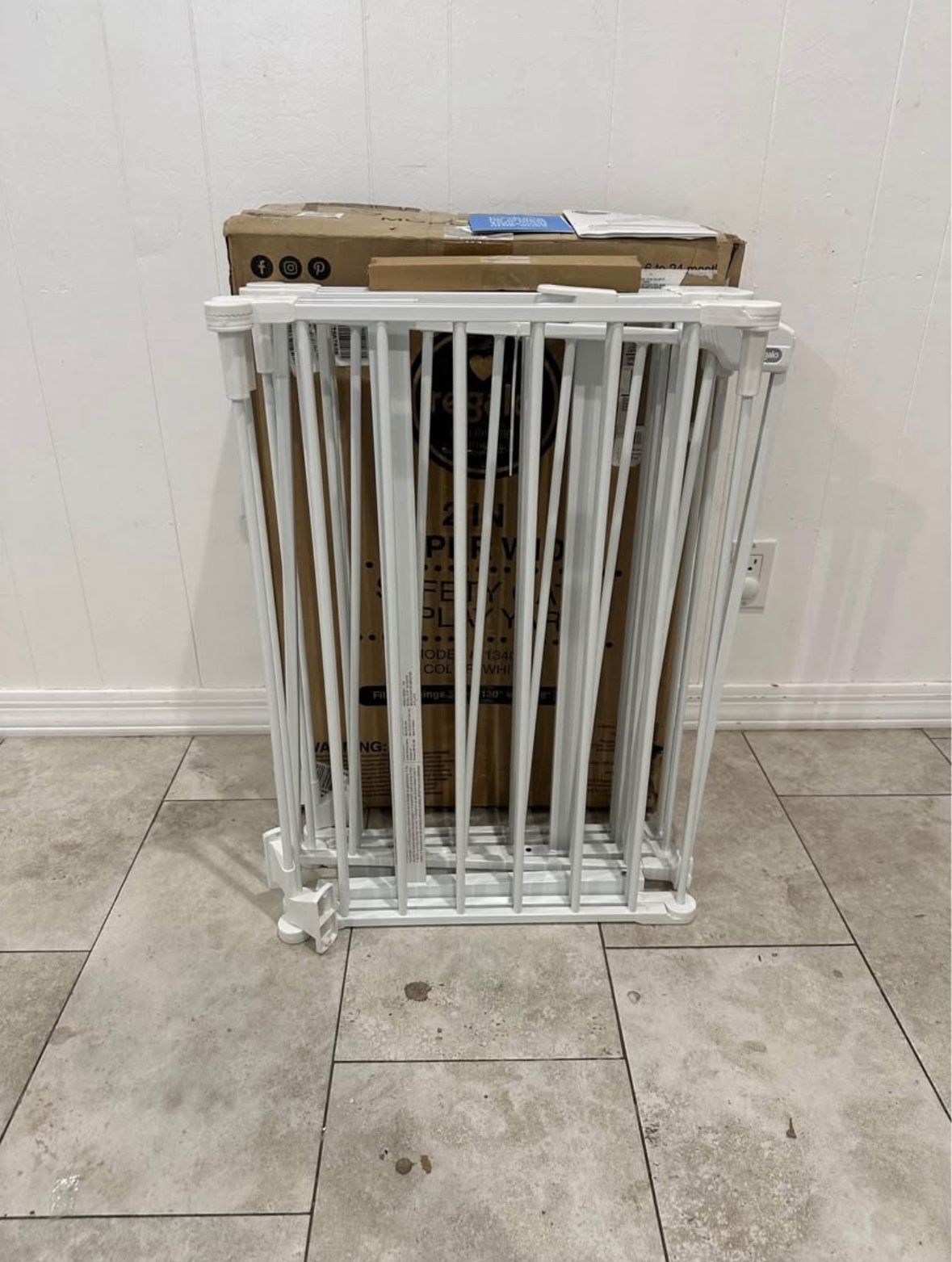 Extra Large Pet Gate / Pet Fence