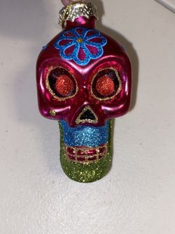 Day of the Dead / Dia De Los Muertos Sugar Skull Halloween Glitter Ornament Pink