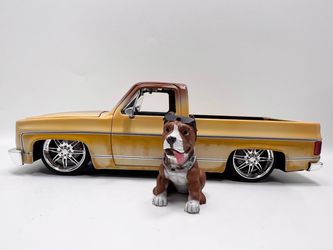 Jada toys 1985 Chevy C-10 Diecast  Pickup Truck Pet Not Included
