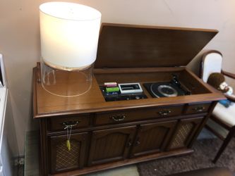 Gorgeous Perfectly Working Vintage Console Magnavox Stereo 
