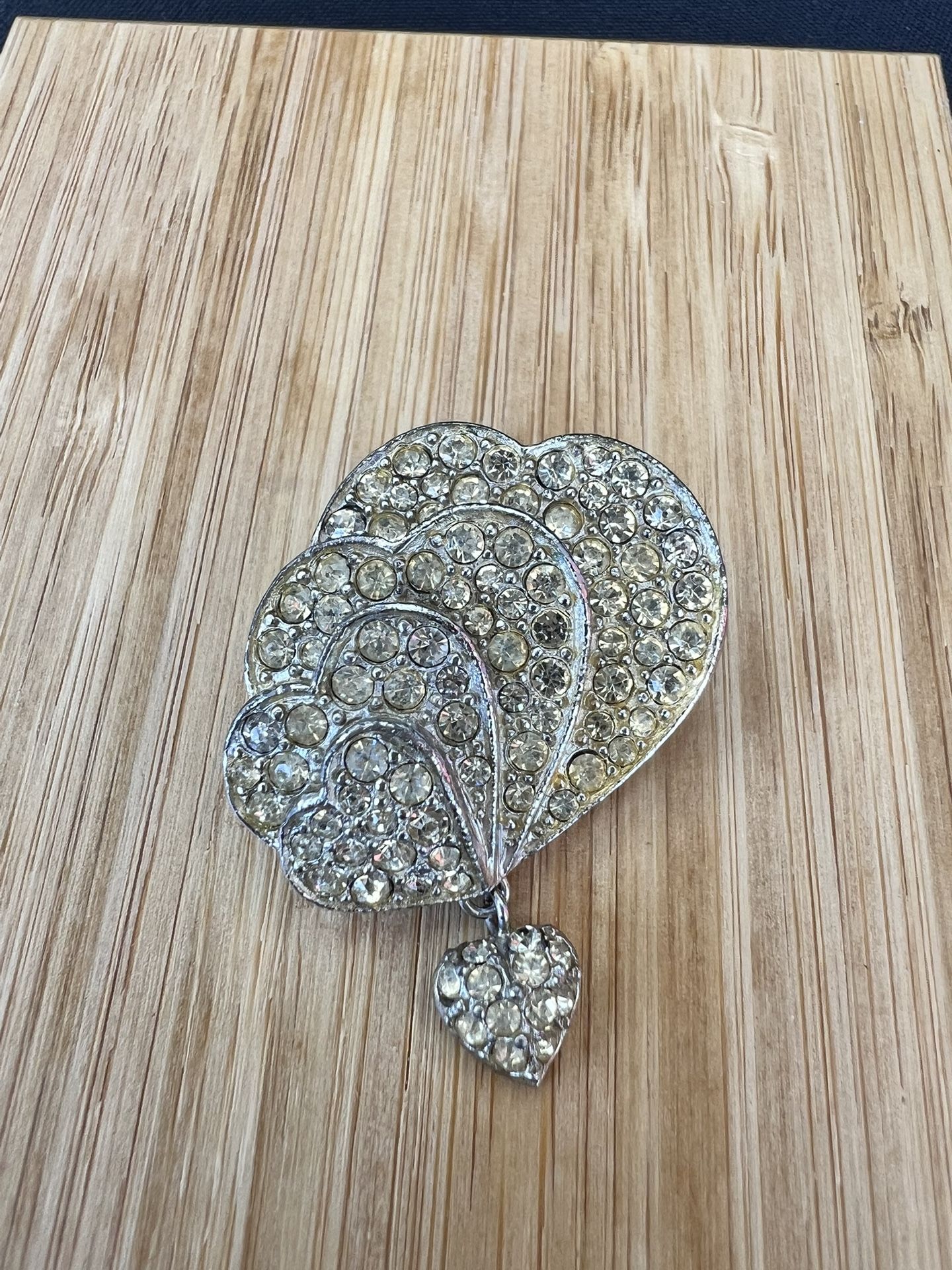 Vintage Les Bernard Rhinestone Heart Brooch – 1970s–1980s Layered Hearts with Dangle Charm