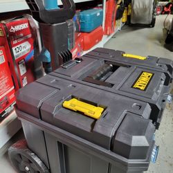 DEWALT ROLLING TOOL BOX NEW 
