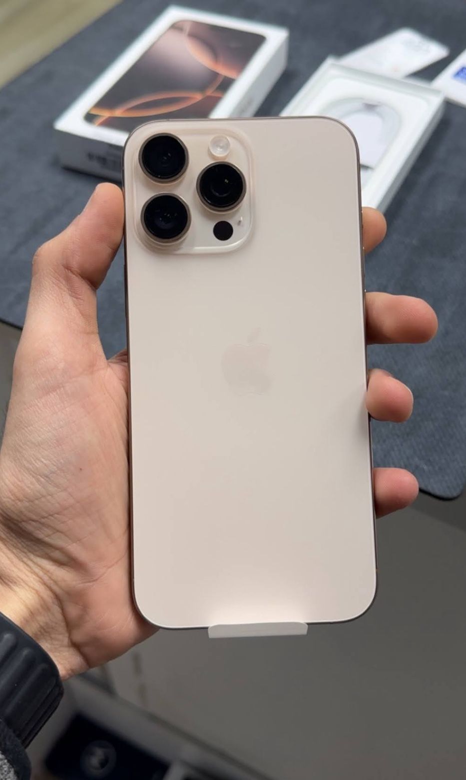 iPhone 16 Pro Max 256GB Specific Carrier / Unlocked