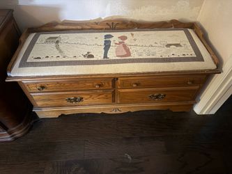 Lane cedar chest