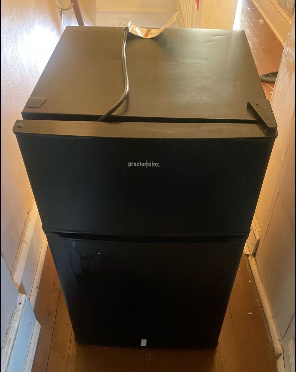 proctor silex mini fridge with freezer