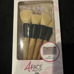 Brush Set With Carrying Case