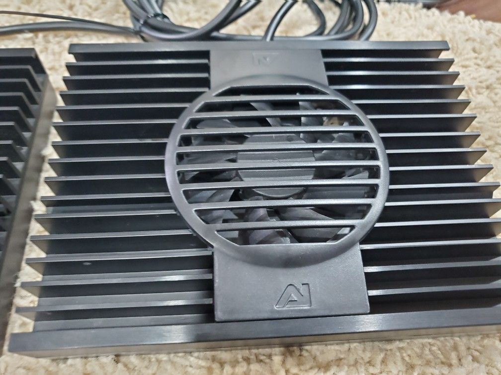 AI Hydra 32HD LED (Black)