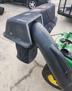 John Deere 42" bagger attachment. grass collection.  complete. no holes. fits Deere L, LA, D, E, S and 100 series.