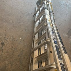 24’ Heavy Duty Foldable Ladder 