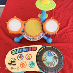 TOY HAUL - (batteries included)