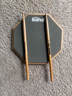 Evans Drum pad + 2 sticks