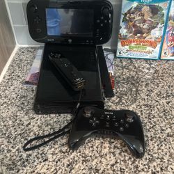 Nintendo Wiiu and 2 Games