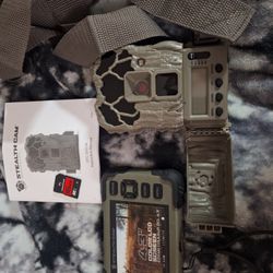 Stealth Cam Tree Cam And 4.3in Screen To Play Ur Videos